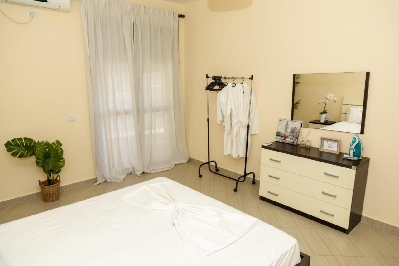 Bay Inn Apartment Sea Front Влёра Экстерьер фото