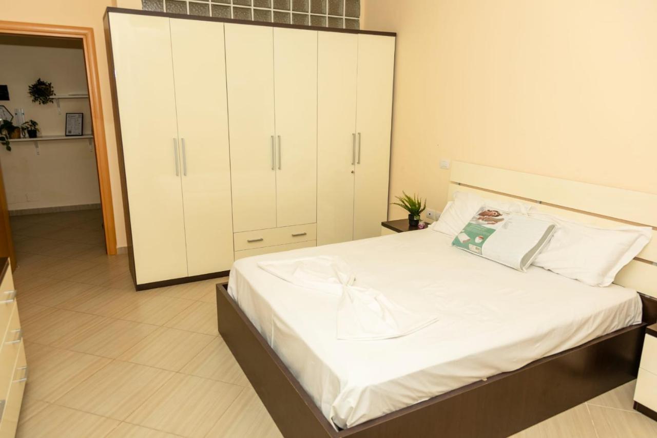 Bay Inn Apartment Sea Front Влёра Экстерьер фото